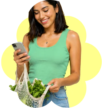 Clienta de un negocio de comida pide por WhatsApp desde su celular con POP CRM